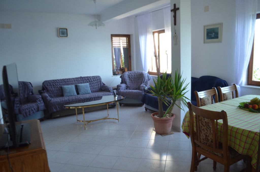 Holiday Villa In Омиш Экстерьер фото